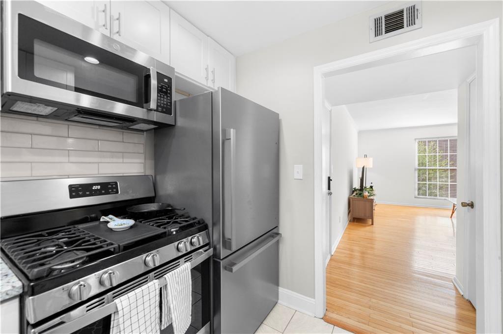 5600 Kingsport Drive, Sandy Springs, Georgia 30342, 2 Bedrooms Bedrooms, ,1 BathroomBathrooms,Residential,Sold,5600 Kingsport Drive,7302421