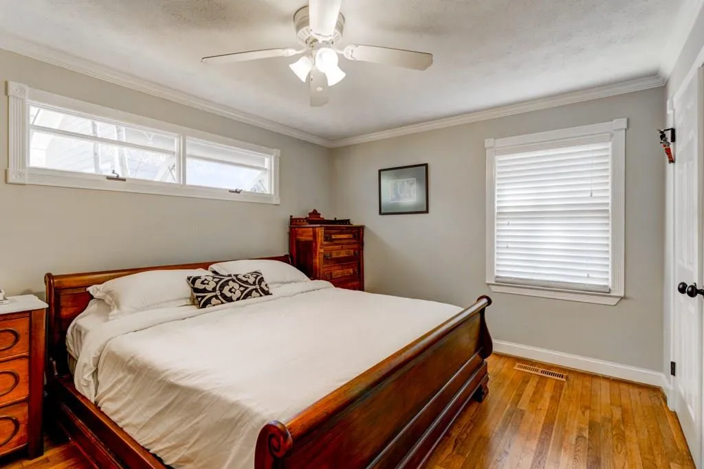 105 Spruell Springs Road, Atlanta, Georgia 30342, 3 Bedrooms Bedrooms, ,2 BathroomsBathrooms,Residential,Sold,105 Spruell Springs Road,5809880
