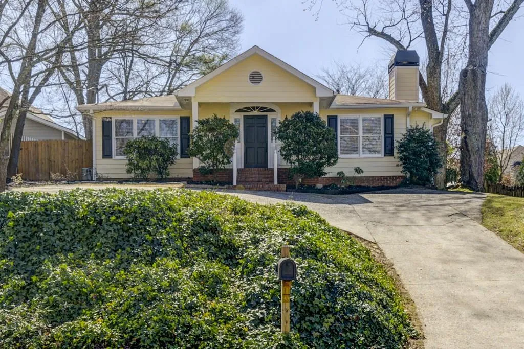 105 Spruell Springs Road, Atlanta, Georgia 30342, 3 Bedrooms Bedrooms, ,2 BathroomsBathrooms,Residential,Sold,105 Spruell Springs Road,5809880