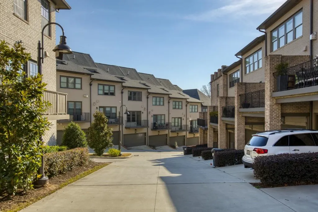 6723 Encore Boulevard, Sandy Springs, Georgia 30328, 3 Bedrooms Bedrooms, ,4 BathroomsBathrooms,Residential,Sold,6723 Encore Boulevard,7016633