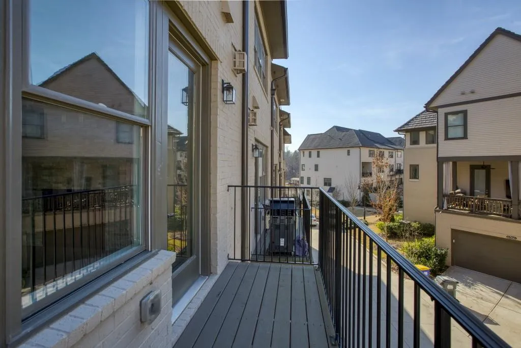 6723 Encore Boulevard, Sandy Springs, Georgia 30328, 3 Bedrooms Bedrooms, ,4 BathroomsBathrooms,Residential,Sold,6723 Encore Boulevard,7016633