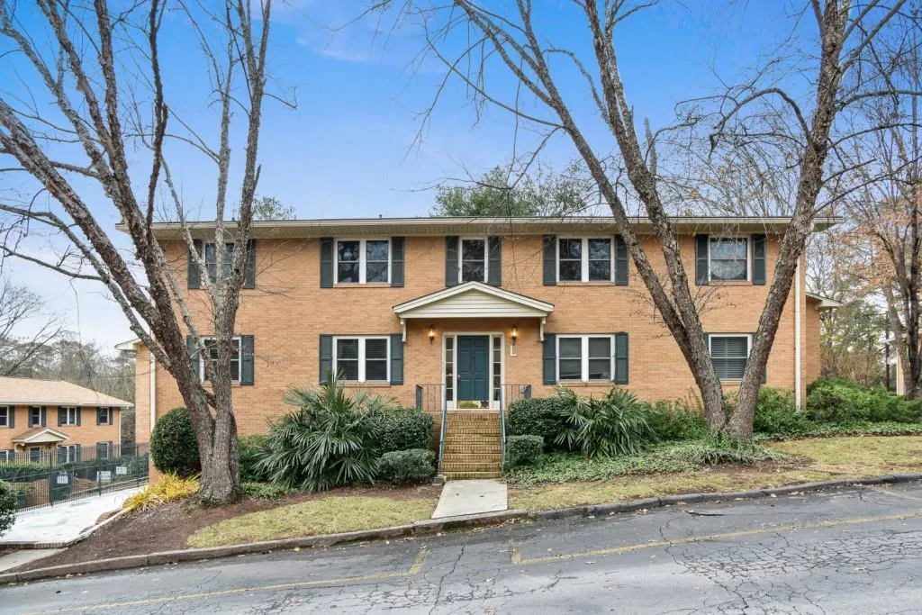 3510 Roswell Road Unit L2, Atlanta, Georgia 30305, 2 Bedrooms Bedrooms, ,2 BathroomsBathrooms,Residential,Sold,3510 Roswell Road Unit L2,5791769