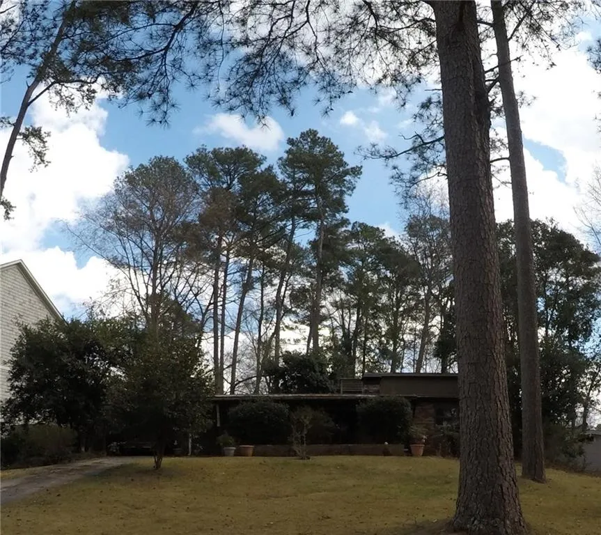 6329 Long Island Court, Atlanta, Georgia 30328, 3 Bedrooms Bedrooms, ,1 BathroomBathrooms,Residential,Sold,6329 Long Island Court,5974498