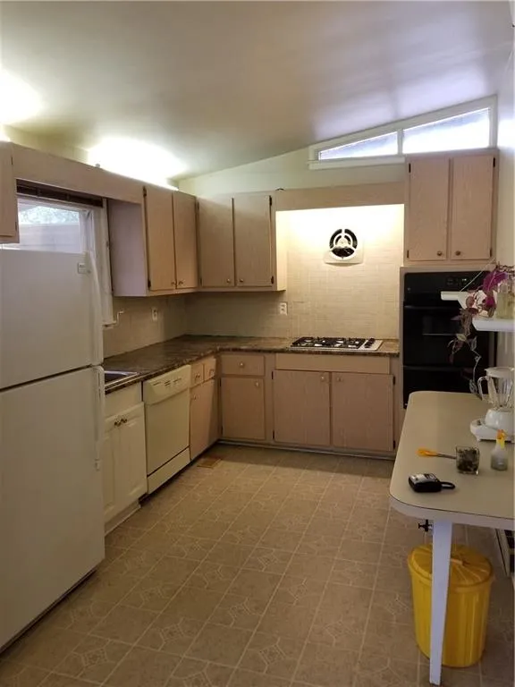 6329 Long Island Court, Atlanta, Georgia 30328, 3 Bedrooms Bedrooms, ,1 BathroomBathrooms,Residential,Sold,6329 Long Island Court,5974498