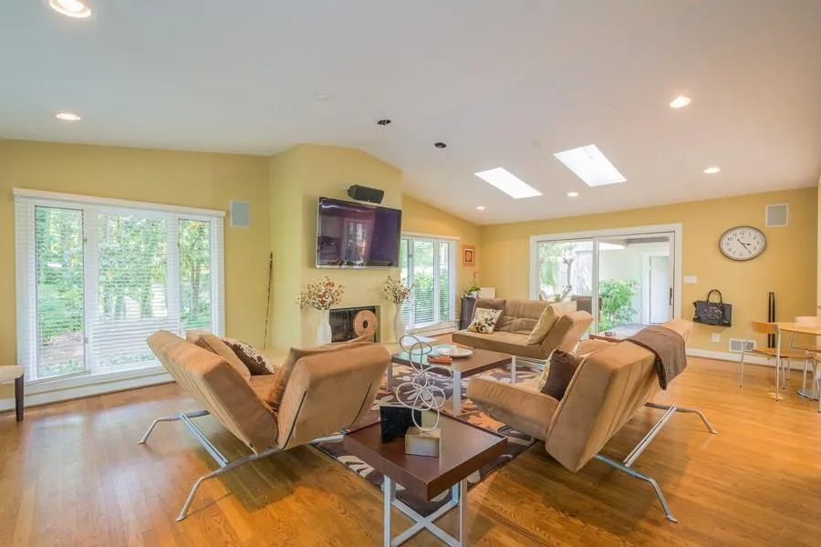 895 Heards Ferry Road, Sandy Springs, Georgia 30328, 3 Bedrooms Bedrooms, ,2 BathroomsBathrooms,Residential,Sold,895 Heards Ferry Road,5685029