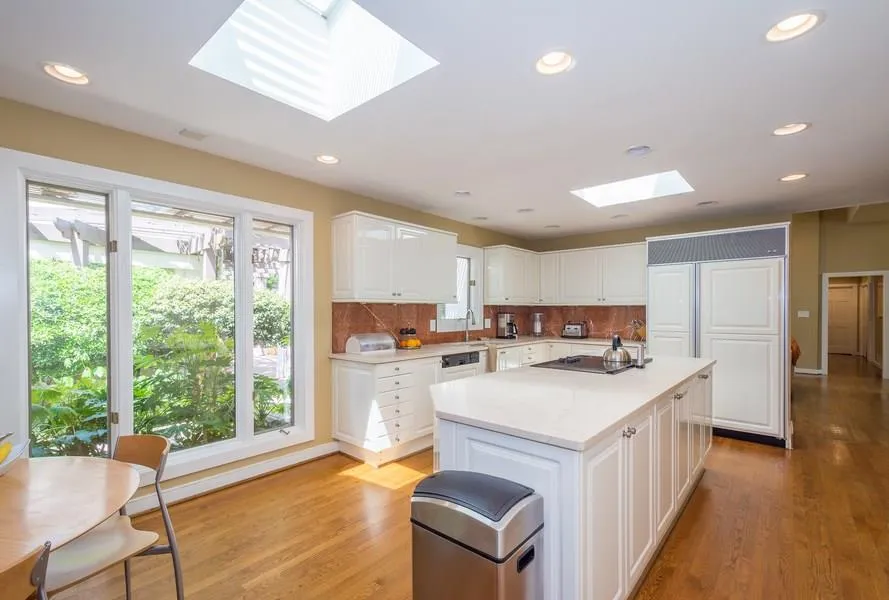 895 Heards Ferry Road, Sandy Springs, Georgia 30328, 3 Bedrooms Bedrooms, ,2 BathroomsBathrooms,Residential,Sold,895 Heards Ferry Road,5685029