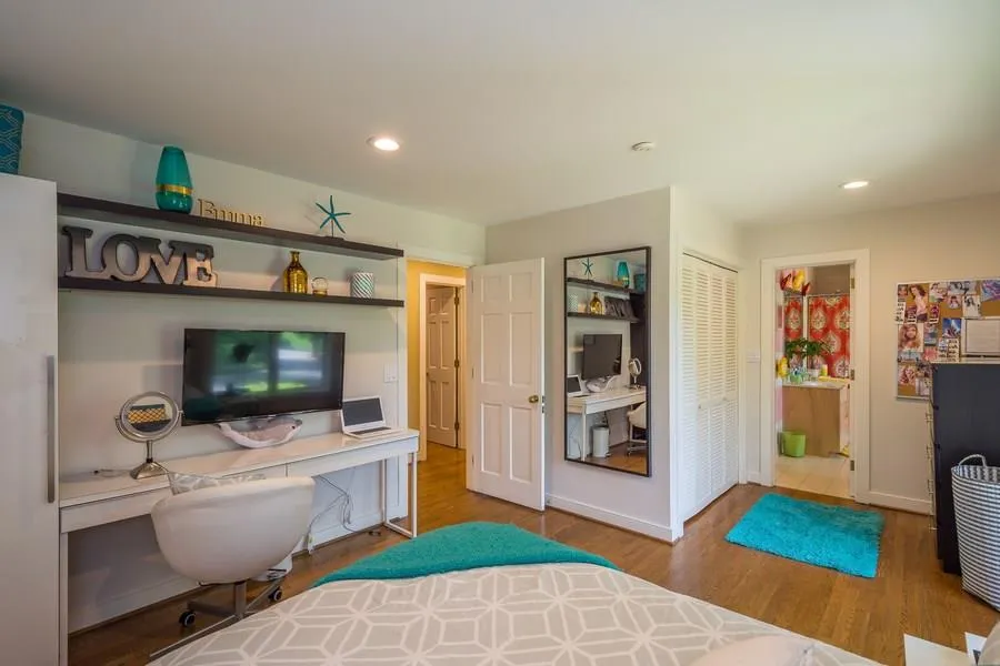 895 Heards Ferry Road, Sandy Springs, Georgia 30328, 3 Bedrooms Bedrooms, ,2 BathroomsBathrooms,Residential,Sold,895 Heards Ferry Road,5685029