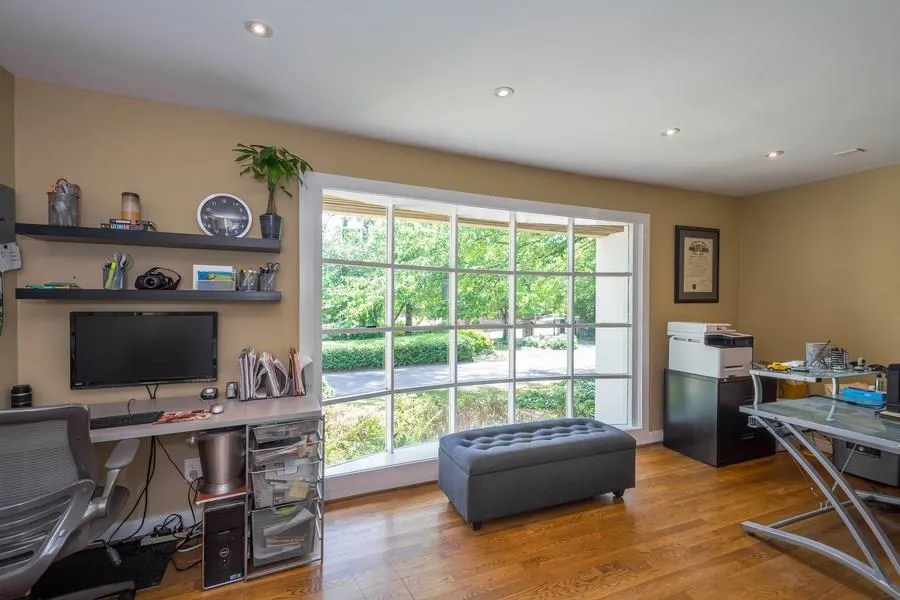 895 Heards Ferry Road, Sandy Springs, Georgia 30328, 3 Bedrooms Bedrooms, ,2 BathroomsBathrooms,Residential,Sold,895 Heards Ferry Road,5685029