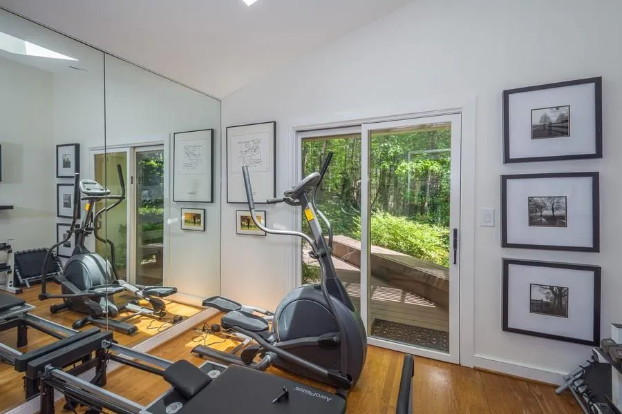 895 Heards Ferry Road, Sandy Springs, Georgia 30328, 3 Bedrooms Bedrooms, ,2 BathroomsBathrooms,Residential,Sold,895 Heards Ferry Road,5685029