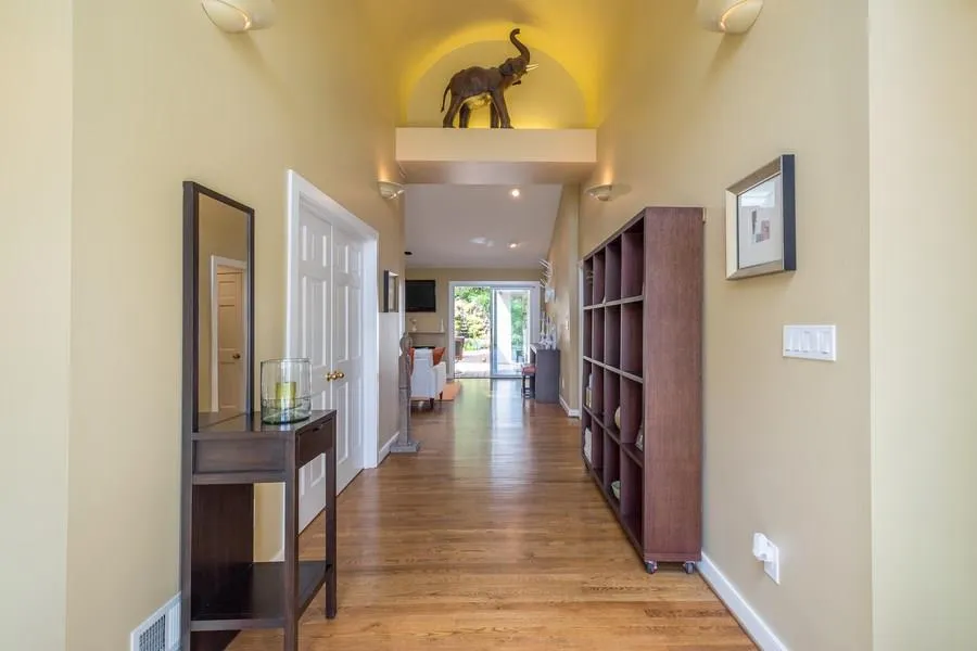 895 Heards Ferry Road, Sandy Springs, Georgia 30328, 3 Bedrooms Bedrooms, ,2 BathroomsBathrooms,Residential,Sold,895 Heards Ferry Road,5685029