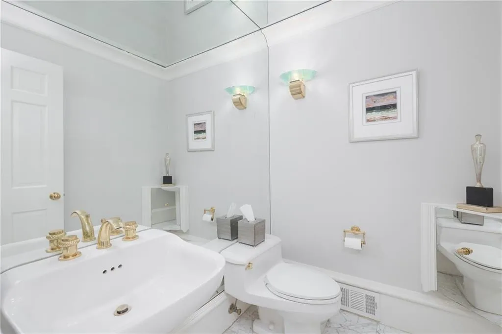 605 Cambridge Way, Sandy Springs, Georgia 30328, 5 Bedrooms Bedrooms, ,5 BathroomsBathrooms,Residential,Sold,605 Cambridge Way,7001333