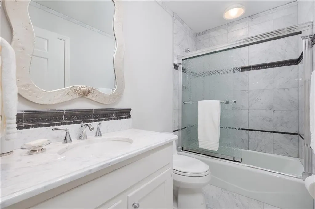 605 Cambridge Way, Sandy Springs, Georgia 30328, 5 Bedrooms Bedrooms, ,5 BathroomsBathrooms,Residential,Sold,605 Cambridge Way,7001333