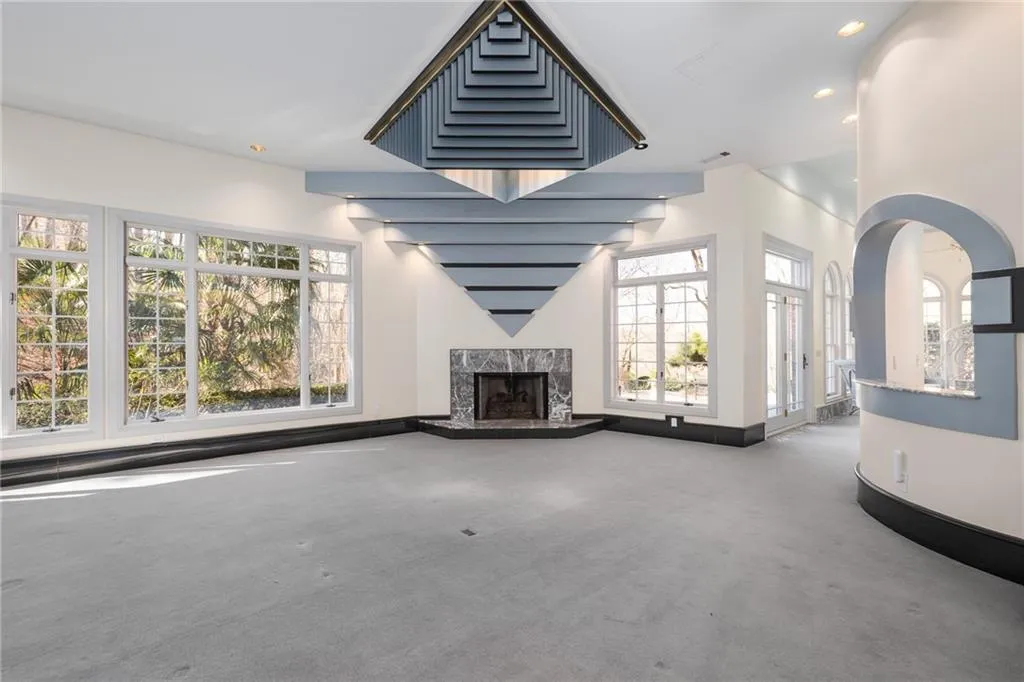 605 Cambridge Way, Sandy Springs, Georgia 30328, 5 Bedrooms Bedrooms, ,5 BathroomsBathrooms,Residential,Sold,605 Cambridge Way,7001333