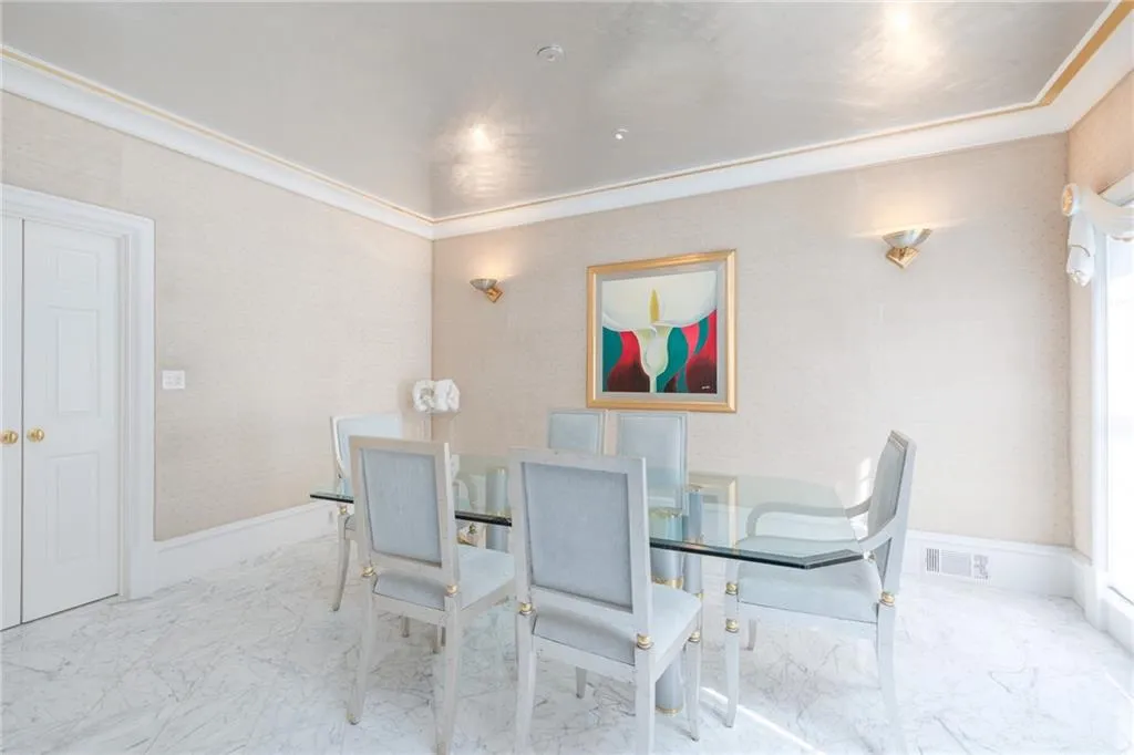 605 Cambridge Way, Sandy Springs, Georgia 30328, 5 Bedrooms Bedrooms, ,5 BathroomsBathrooms,Residential,Sold,605 Cambridge Way,7001333