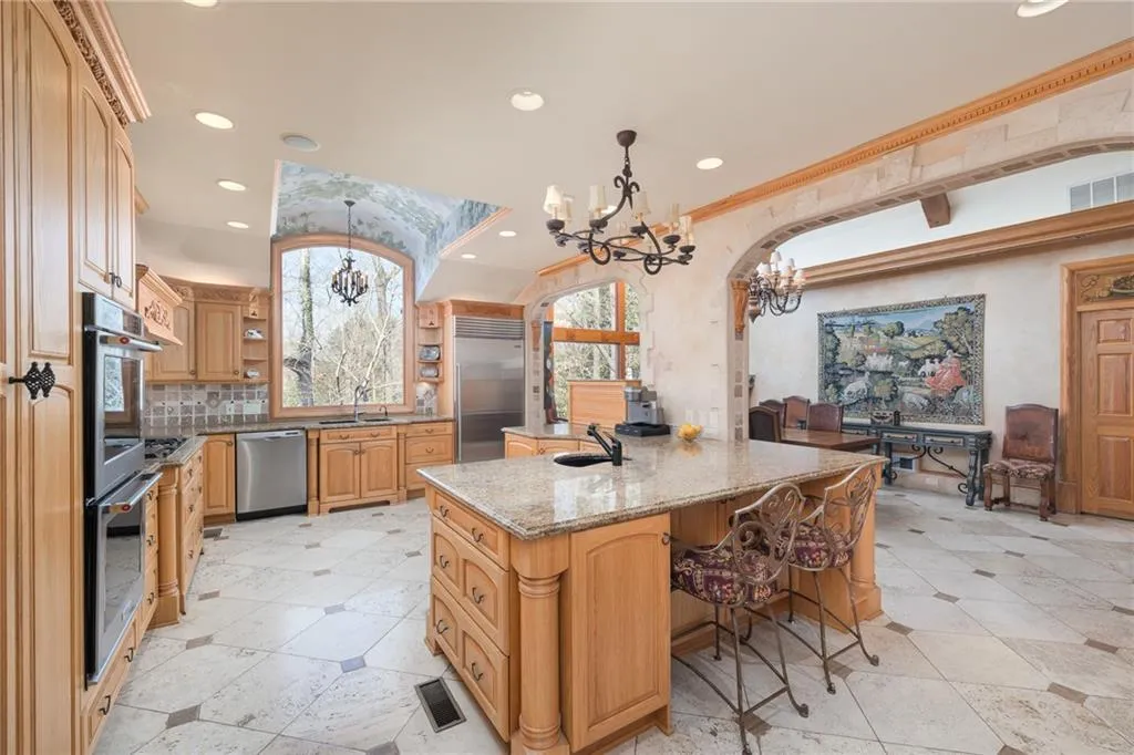 605 Cambridge Way, Sandy Springs, Georgia 30328, 5 Bedrooms Bedrooms, ,5 BathroomsBathrooms,Residential,Sold,605 Cambridge Way,7001333