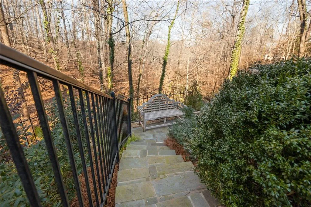 605 Cambridge Way, Sandy Springs, Georgia 30328, 5 Bedrooms Bedrooms, ,5 BathroomsBathrooms,Residential,Sold,605 Cambridge Way,7001333