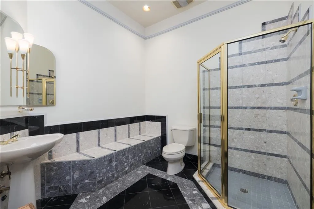 605 Cambridge Way, Sandy Springs, Georgia 30328, 5 Bedrooms Bedrooms, ,5 BathroomsBathrooms,Residential,Sold,605 Cambridge Way,7001333