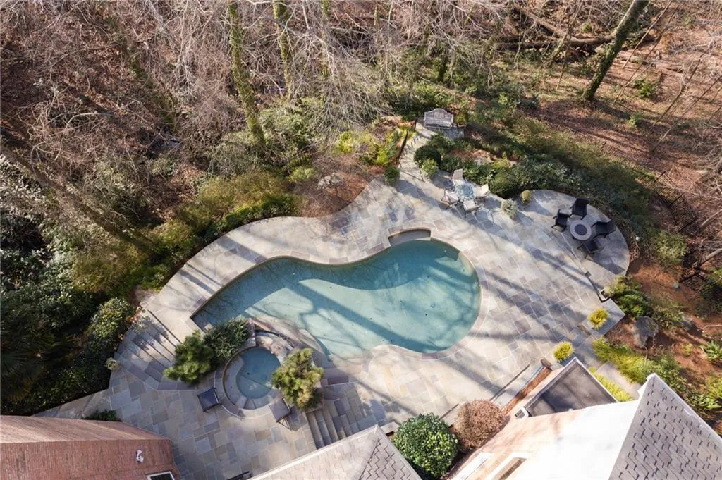 605 Cambridge Way, Sandy Springs, Georgia 30328, 5 Bedrooms Bedrooms, ,5 BathroomsBathrooms,Residential,Sold,605 Cambridge Way,7001333