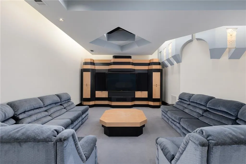 605 Cambridge Way, Sandy Springs, Georgia 30328, 5 Bedrooms Bedrooms, ,5 BathroomsBathrooms,Residential,Sold,605 Cambridge Way,7001333