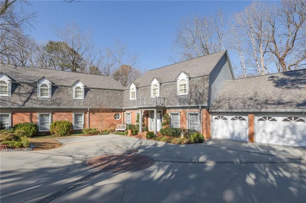 605 Cambridge Way, Sandy Springs, Georgia 30328, 5 Bedrooms Bedrooms, ,5 BathroomsBathrooms,Residential,Sold,605 Cambridge Way,7001333