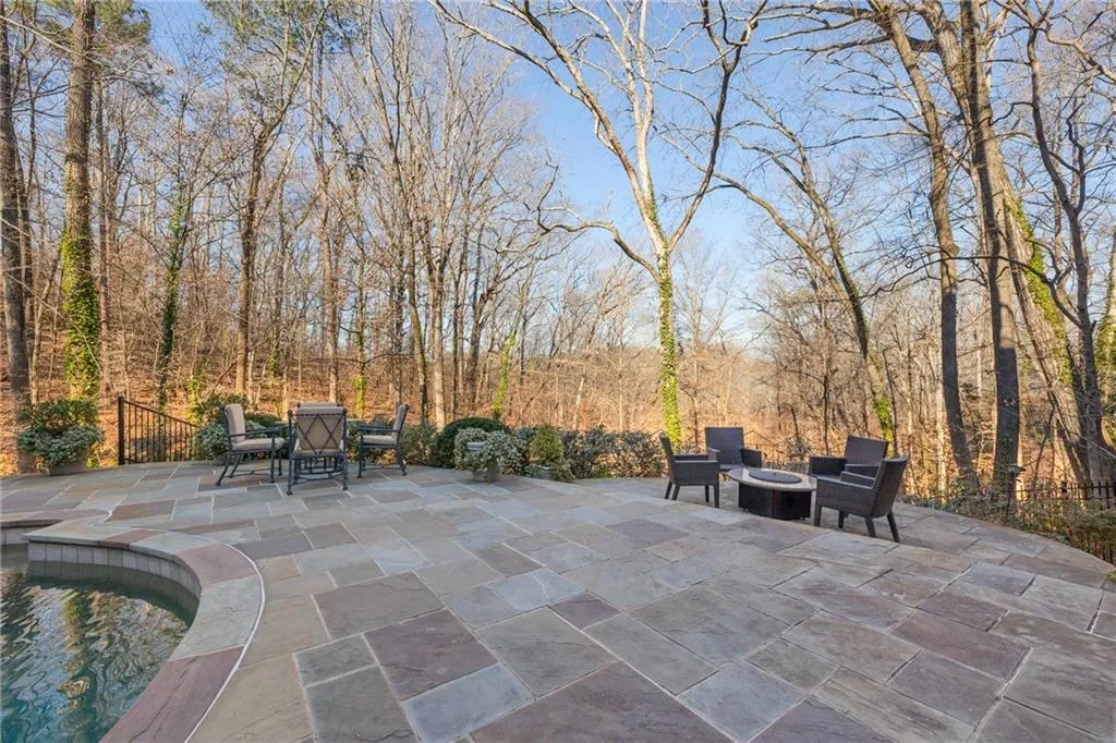 605 Cambridge Way, Sandy Springs, Georgia 30328, 5 Bedrooms Bedrooms, ,5 BathroomsBathrooms,Residential,Sold,605 Cambridge Way,7001333