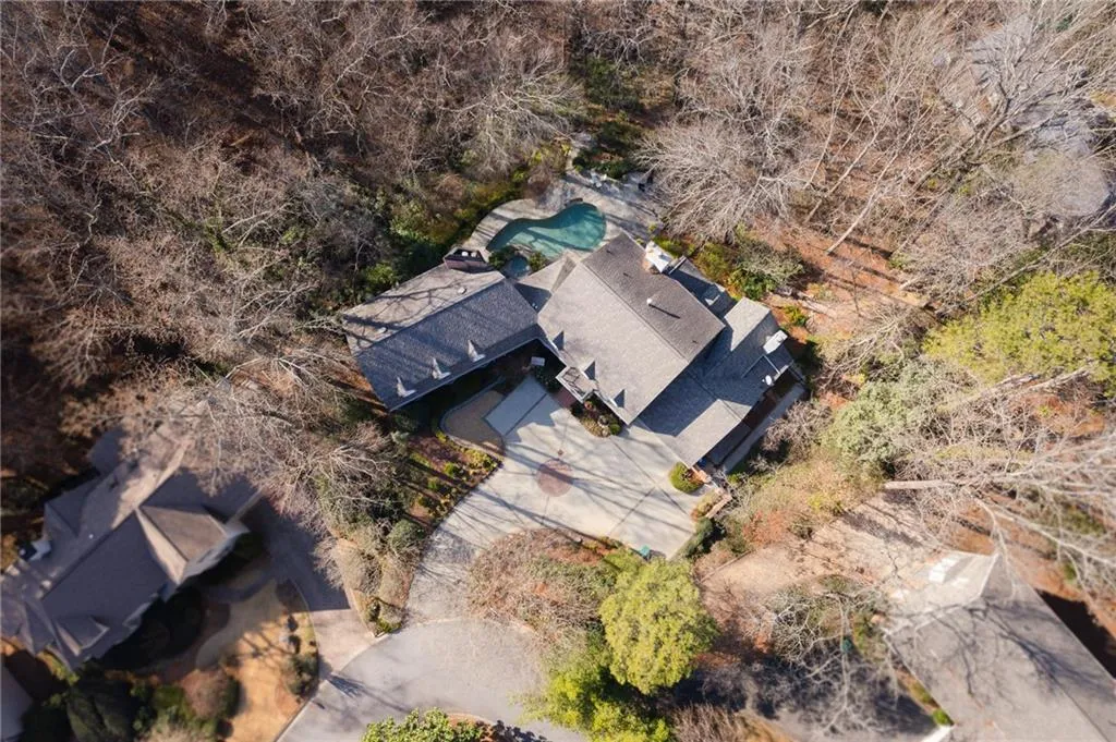 605 Cambridge Way, Sandy Springs, Georgia 30328, 5 Bedrooms Bedrooms, ,5 BathroomsBathrooms,Residential,Sold,605 Cambridge Way,7001333