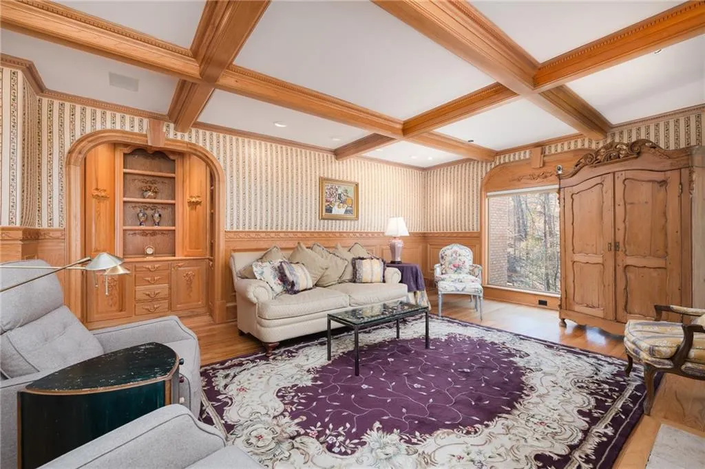 605 Cambridge Way, Sandy Springs, Georgia 30328, 5 Bedrooms Bedrooms, ,5 BathroomsBathrooms,Residential,Sold,605 Cambridge Way,7001333