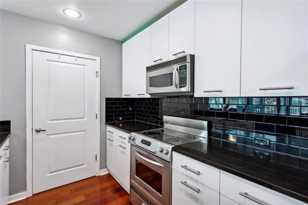 3324 Peachtree Road, Atlanta, Georgia 30326, 2 Bedrooms Bedrooms, ,2 BathroomsBathrooms,Residential,For Sale,3324 Peachtree Road,7628232