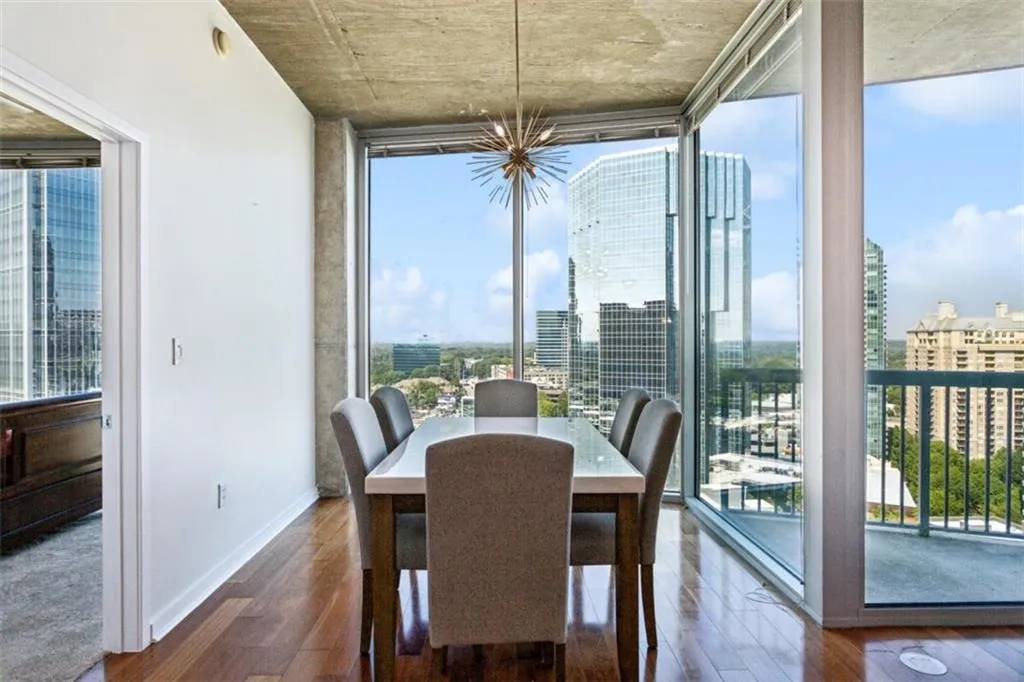 3324 Peachtree Road, Atlanta, Georgia 30326, 2 Bedrooms Bedrooms, ,2 BathroomsBathrooms,Residential,For Sale,3324 Peachtree Road,7628232