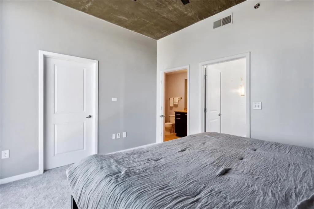 3324 Peachtree Road, Atlanta, Georgia 30326, 2 Bedrooms Bedrooms, ,2 BathroomsBathrooms,Residential,For Sale,3324 Peachtree Road,7628232