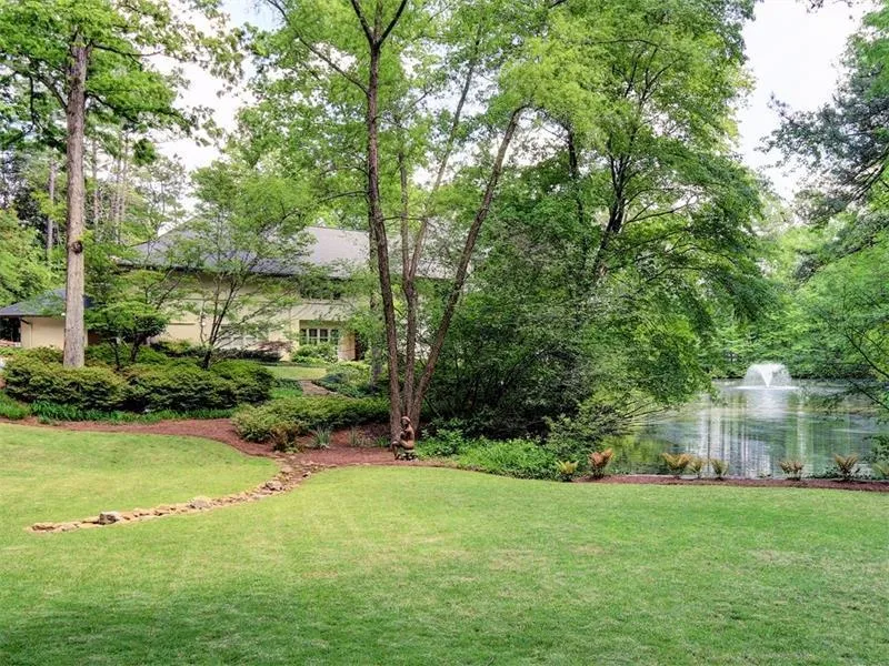 5445 N Powers Ferry Road, Atlanta, Georgia 30327, 5 Bedrooms Bedrooms, ,5 BathroomsBathrooms,Residential,Sold,5445 N Powers Ferry Road,5955798