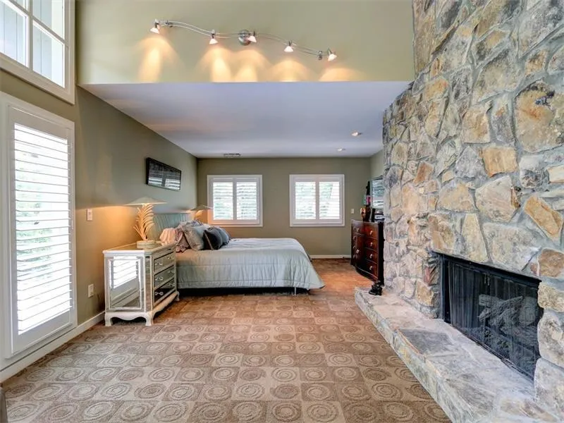 5445 N Powers Ferry Road, Atlanta, Georgia 30327, 5 Bedrooms Bedrooms, ,5 BathroomsBathrooms,Residential,Sold,5445 N Powers Ferry Road,5955798