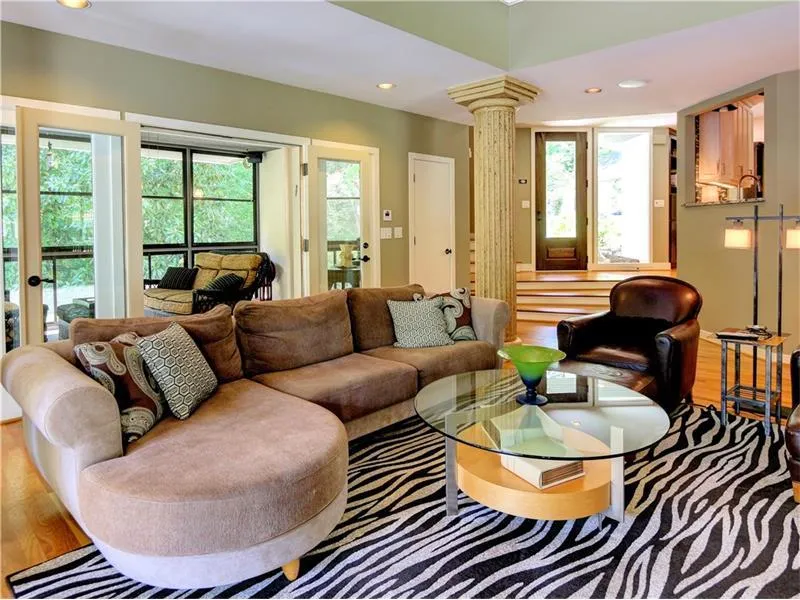 5445 N Powers Ferry Road, Atlanta, Georgia 30327, 5 Bedrooms Bedrooms, ,5 BathroomsBathrooms,Residential,Sold,5445 N Powers Ferry Road,5955798
