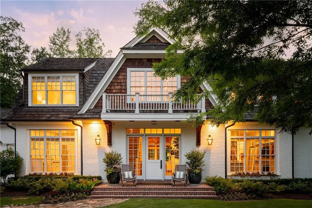 5360 Lake Forrest Drive, Atlanta, Georgia 30342, 6 Bedrooms Bedrooms, ,6 BathroomsBathrooms,Residential,For Sale,5360 Lake Forrest Drive,7704591