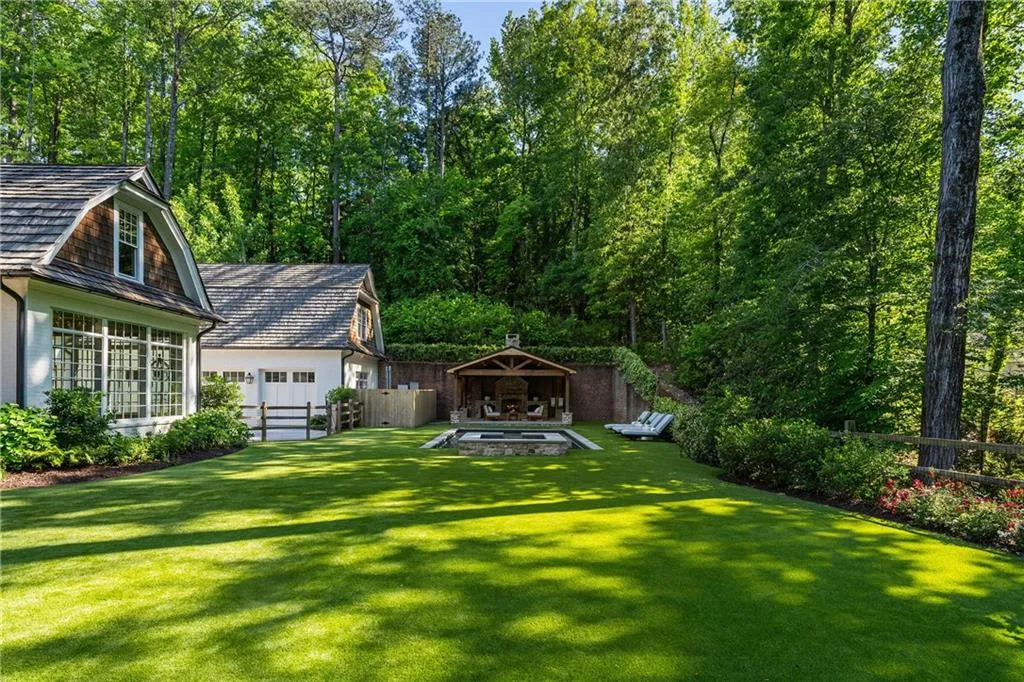 5360 Lake Forrest Drive, Atlanta, Georgia 30342, 6 Bedrooms Bedrooms, ,6 BathroomsBathrooms,Residential,For Sale,5360 Lake Forrest Drive,7704591