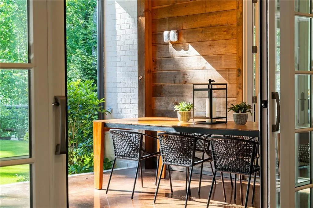 5360 Lake Forrest Drive, Atlanta, Georgia 30342, 6 Bedrooms Bedrooms, ,6 BathroomsBathrooms,Residential,For Sale,5360 Lake Forrest Drive,7704591