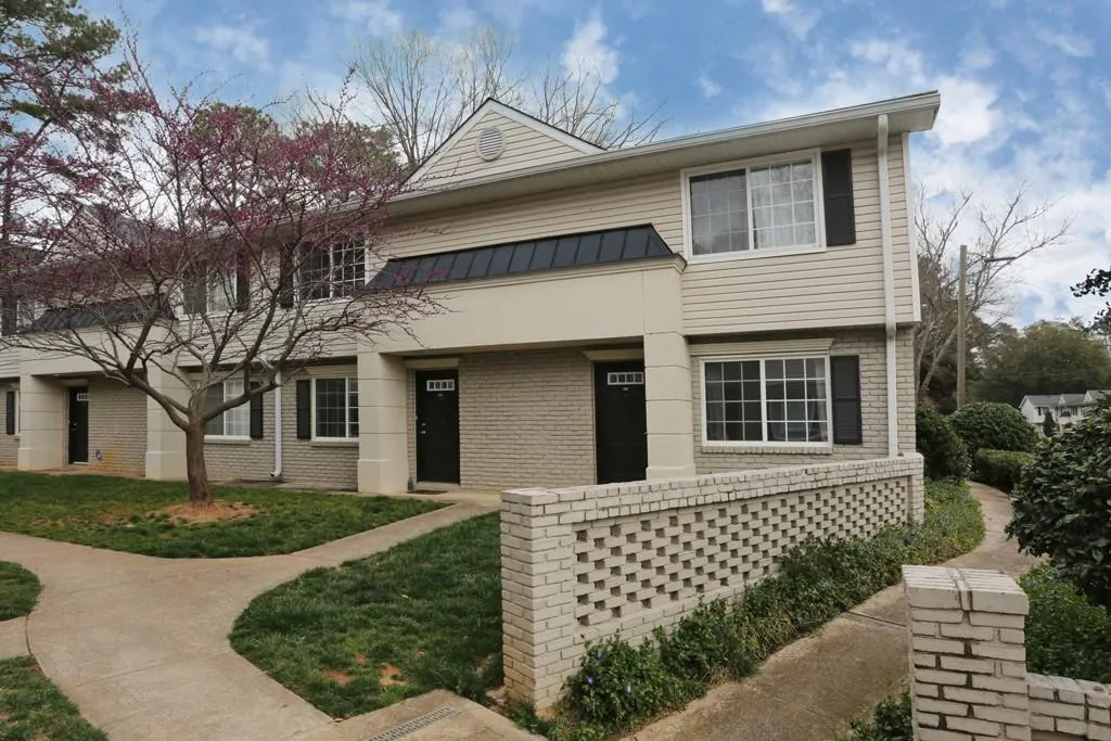 6940 Roswell Road Unit 18e, Atlanta, Georgia 30328, 1 Bedroom Bedrooms, ,1 BathroomBathrooms,Residential,Sold,6940 Roswell Road Unit 18e,5661034