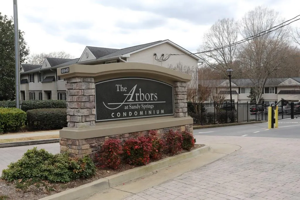 6940 Roswell Road Unit 18e, Atlanta, Georgia 30328, 1 Bedroom Bedrooms, ,1 BathroomBathrooms,Residential,Sold,6940 Roswell Road Unit 18e,5661034