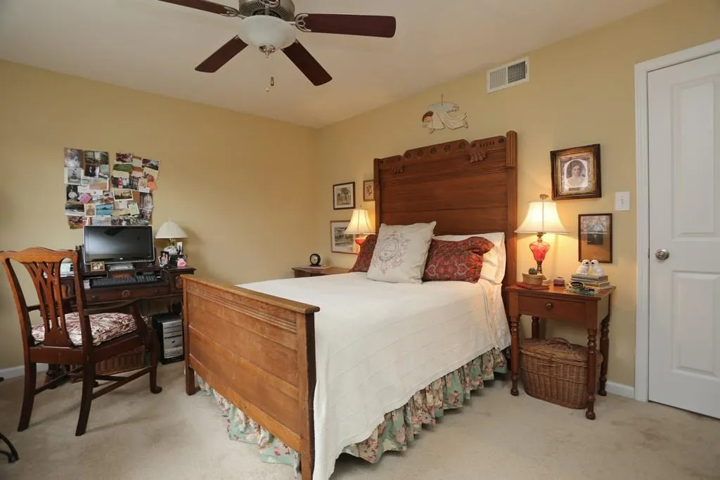 6940 Roswell Road Unit 18e, Atlanta, Georgia 30328, 1 Bedroom Bedrooms, ,1 BathroomBathrooms,Residential,Sold,6940 Roswell Road Unit 18e,5661034