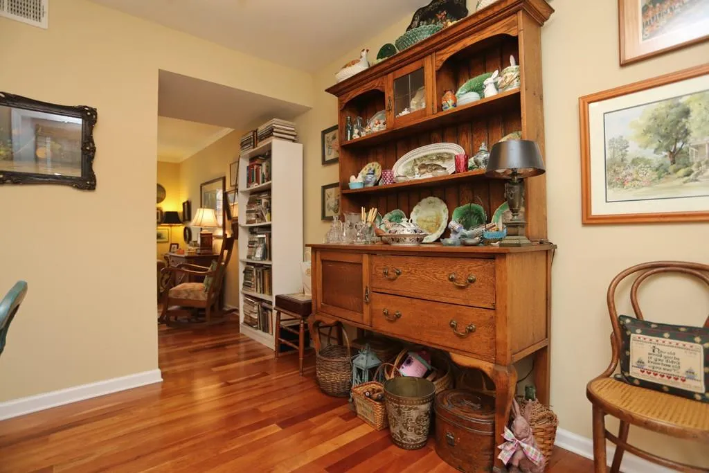 6940 Roswell Road Unit 18e, Atlanta, Georgia 30328, 1 Bedroom Bedrooms, ,1 BathroomBathrooms,Residential,Sold,6940 Roswell Road Unit 18e,5661034