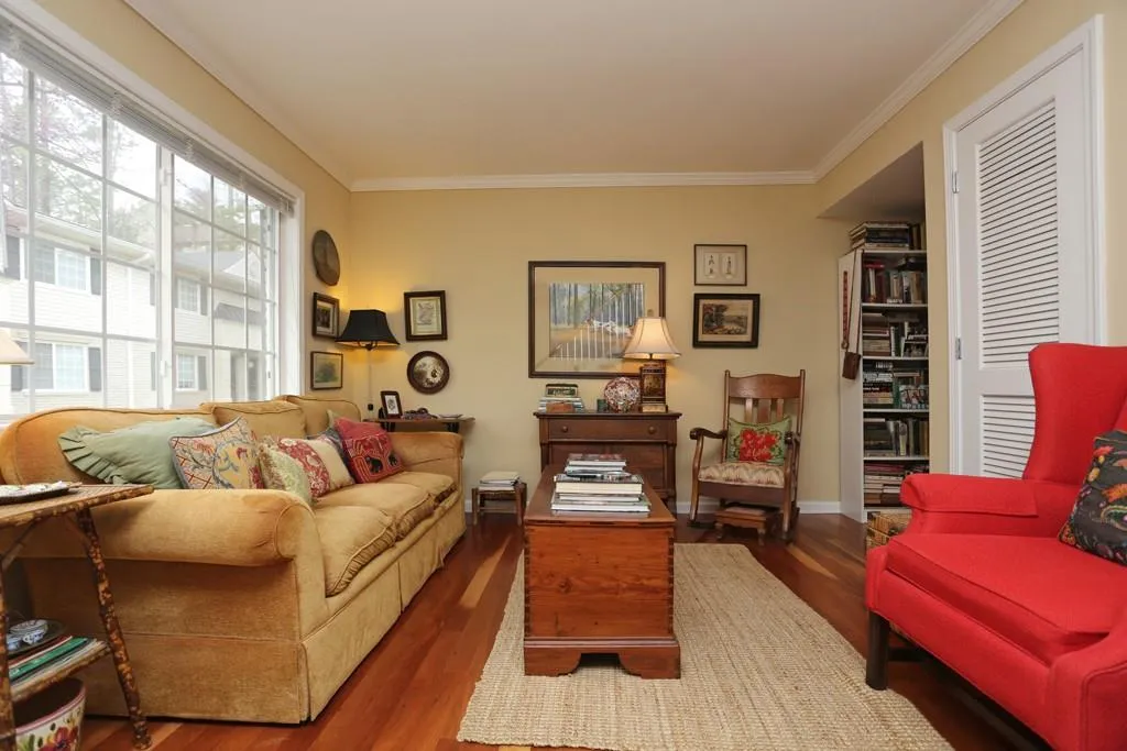 6940 Roswell Road Unit 18e, Atlanta, Georgia 30328, 1 Bedroom Bedrooms, ,1 BathroomBathrooms,Residential,Sold,6940 Roswell Road Unit 18e,5661034