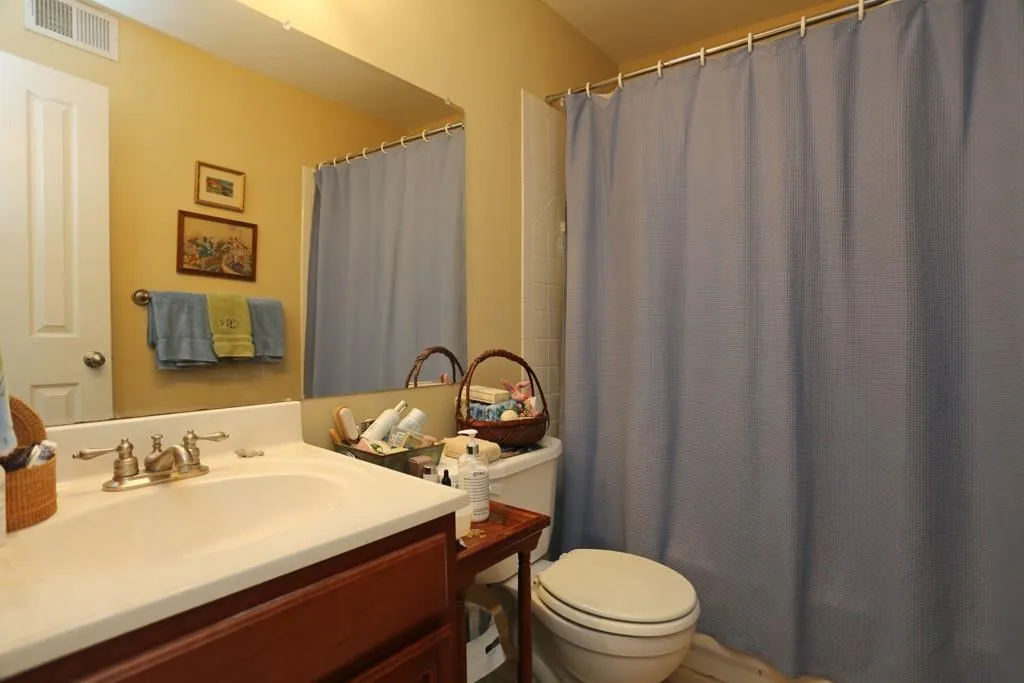 6940 Roswell Road Unit 18e, Atlanta, Georgia 30328, 1 Bedroom Bedrooms, ,1 BathroomBathrooms,Residential,Sold,6940 Roswell Road Unit 18e,5661034