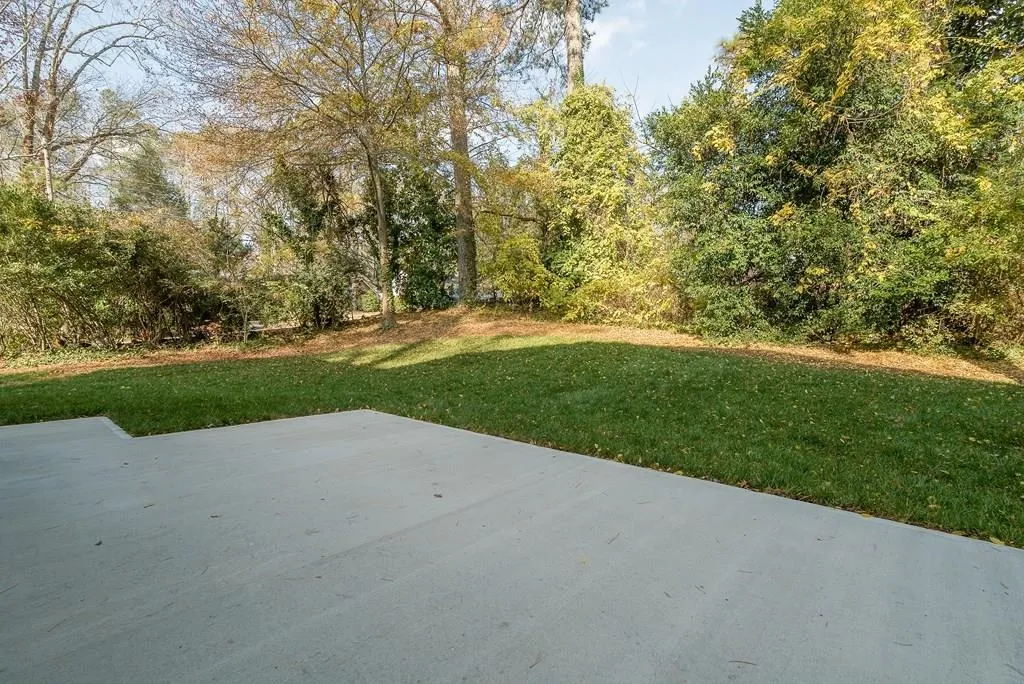 303 Colewood Way, Sandy Springs, Georgia 30328, 5 Bedrooms Bedrooms, ,4 BathroomsBathrooms,Residential,Sold,303 Colewood Way,5930232