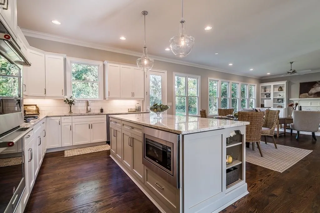 303 Colewood Way, Sandy Springs, Georgia 30328, 5 Bedrooms Bedrooms, ,4 BathroomsBathrooms,Residential,Sold,303 Colewood Way,5930232