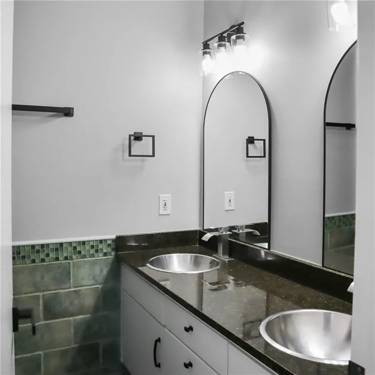 Upstairs Full Bath