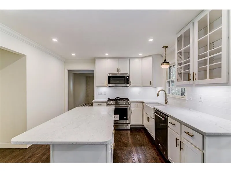 515 Old Creek Road, Sandy Springs, Georgia 30342, 3 Bedrooms Bedrooms, ,2 BathroomsBathrooms,Residential,Sold,515 Old Creek Road,5870230