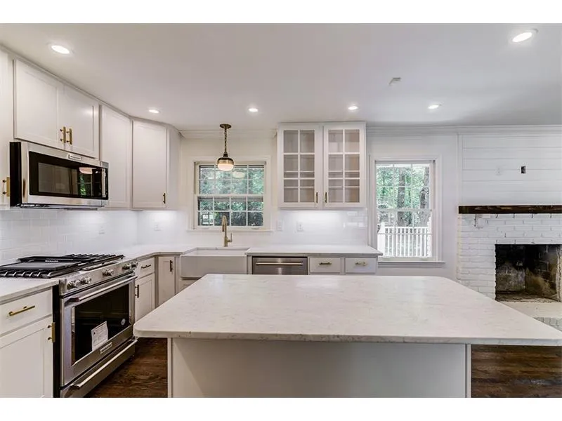 515 Old Creek Road, Sandy Springs, Georgia 30342, 3 Bedrooms Bedrooms, ,2 BathroomsBathrooms,Residential,Sold,515 Old Creek Road,5870230