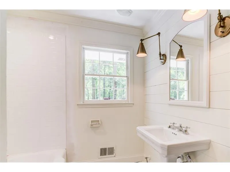515 Old Creek Road, Sandy Springs, Georgia 30342, 3 Bedrooms Bedrooms, ,2 BathroomsBathrooms,Residential,Sold,515 Old Creek Road,5870230