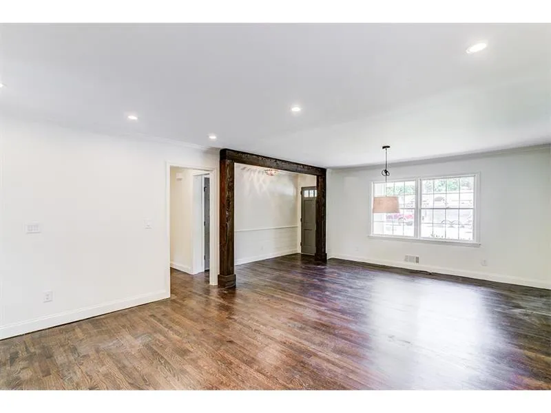 515 Old Creek Road, Sandy Springs, Georgia 30342, 3 Bedrooms Bedrooms, ,2 BathroomsBathrooms,Residential,Sold,515 Old Creek Road,5870230