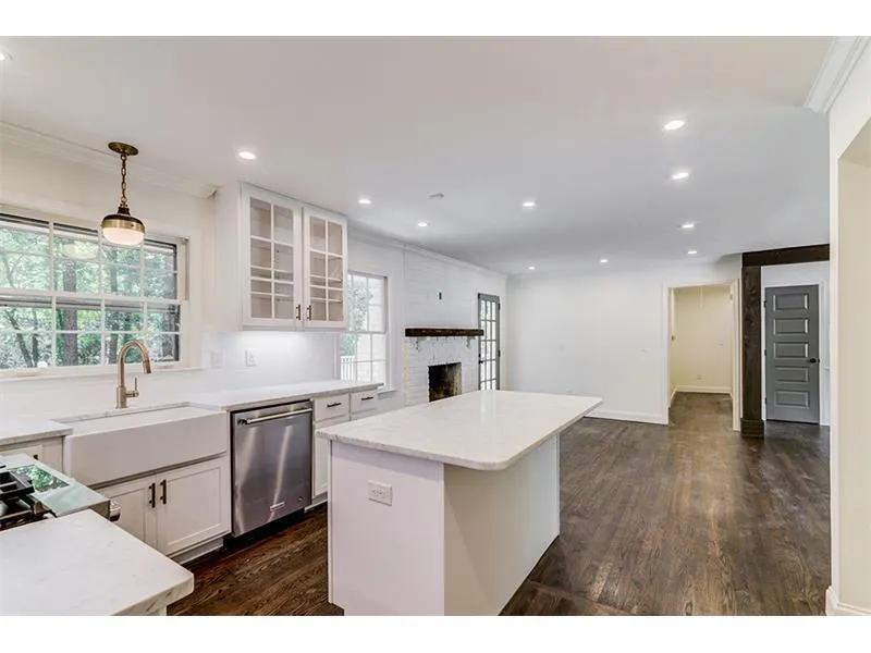 515 Old Creek Road, Sandy Springs, Georgia 30342, 3 Bedrooms Bedrooms, ,2 BathroomsBathrooms,Residential,Sold,515 Old Creek Road,5870230